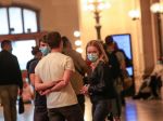 Vo Francúzsku pribudlo rekordných viac ako 16.000 nakazených koronavírusom
