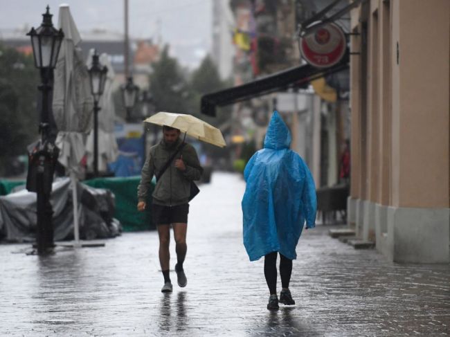 Na väčšine Slovenska môže výdatnejšie pršať, na horách sa rozfúka