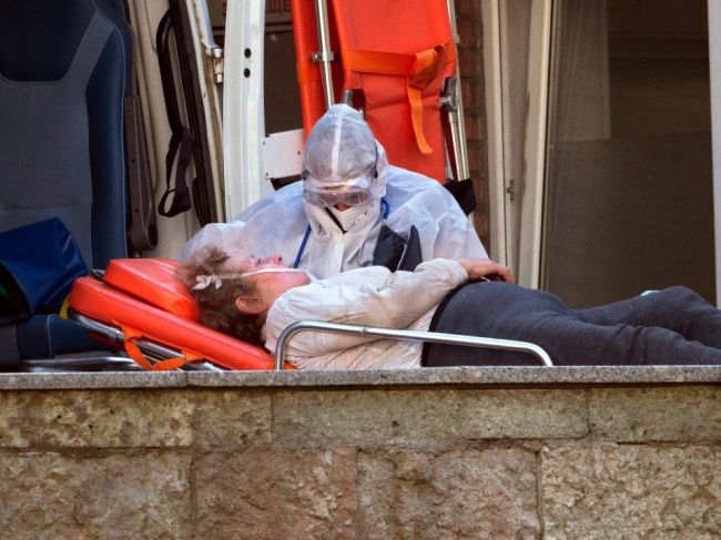 WHO varovala, že úmrtí na COVID-19 môže byť 2 milióny; Európa už sprísňuje kroky