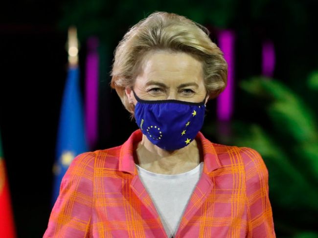 Von der Leyenová: Podpredsedníčka EK Jourová má moju plnú dôveru