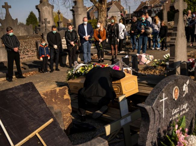Počet úmrtí na koronavírus v Belgicku prekonal hranicu 10.000
