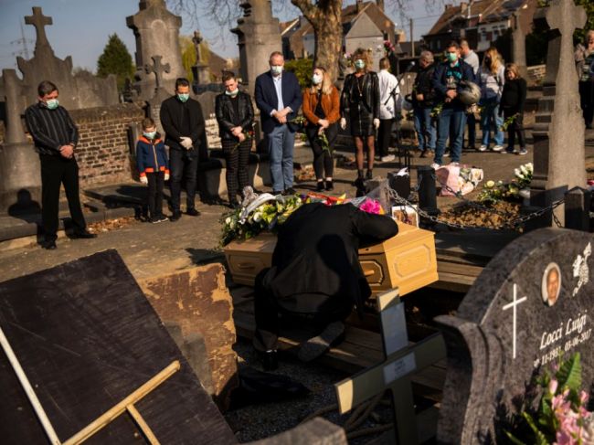 Koronavírus sa v Belgicku vracia k najhorším číslam z mája a júna tohto roku