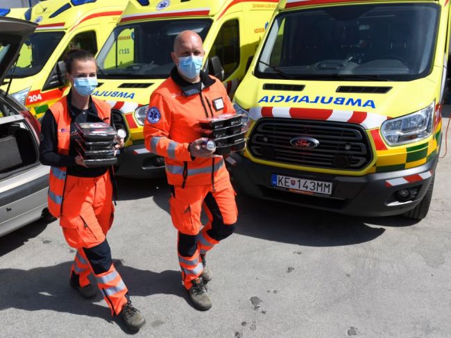 Záchranári v Košiciach hlásia nárast výjazdov pre pandémiu COVID-19