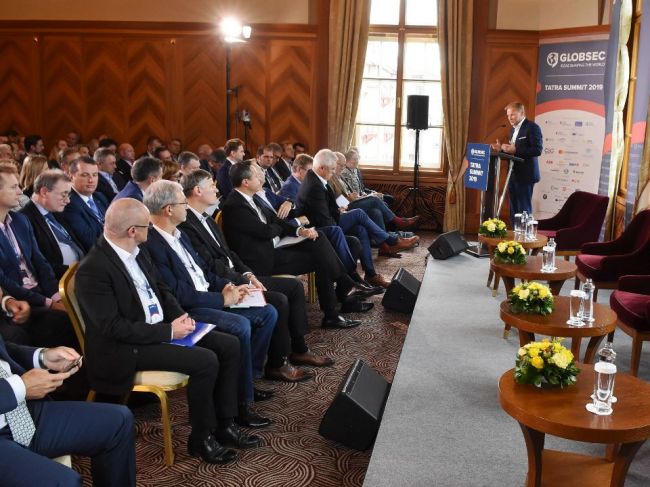 V Bratislave sa začína konferencia Globsec, zúčastní sa jej aj Cichanovská