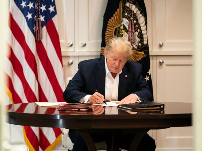 Trump musí vydať daňové záznamy prokuratúre