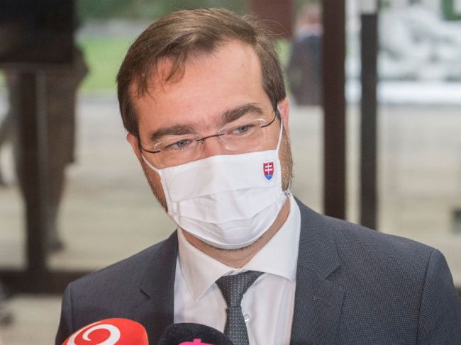 Krajčí zvolal na sobotu popoludní pandemickú komisiu