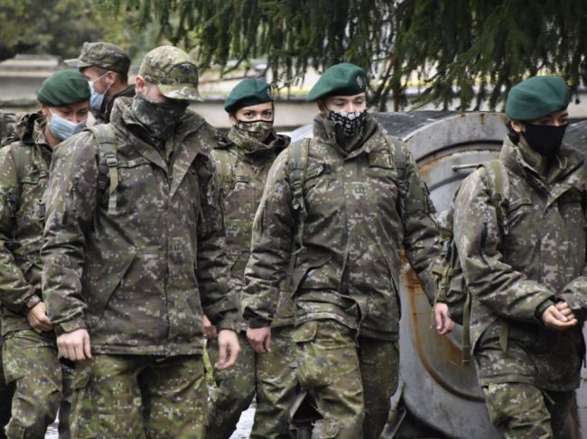 Oravským hygienikom prišla od pondelka na pomoc armáda