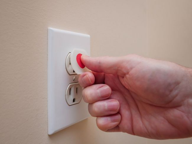 Ak sa stretnete s týmito 6 problémami, hneď volajte elektrikára!