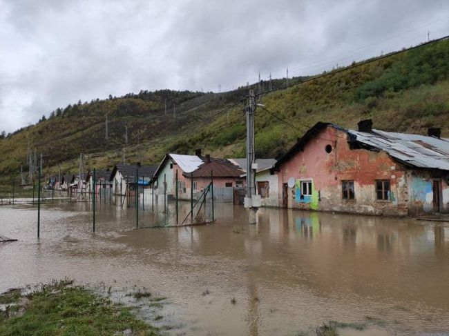 Hasiči za 6 hodín zasahovali takmer 70-krát, najhoršia situácia je na strednom Slovensku