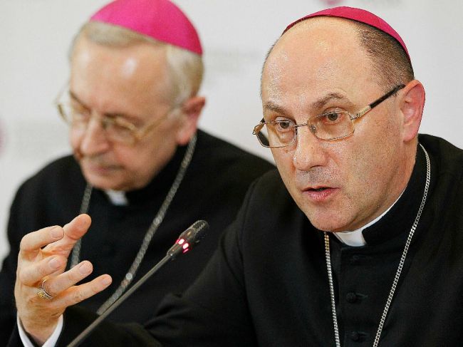 Pápež odvolal z funkcie poľského biskupa, ktorý kryl sexuálne škandály v cirkvi