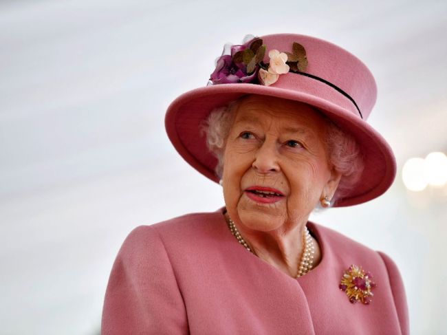 Alžbeta II. znížila trest odsúdenému vrahovi za jeho chrabrosť na London Bridge