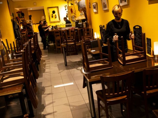 Belgicko opäť zatvorilo bary a reštaurácie, zavádza nočný zákaz vychádzania