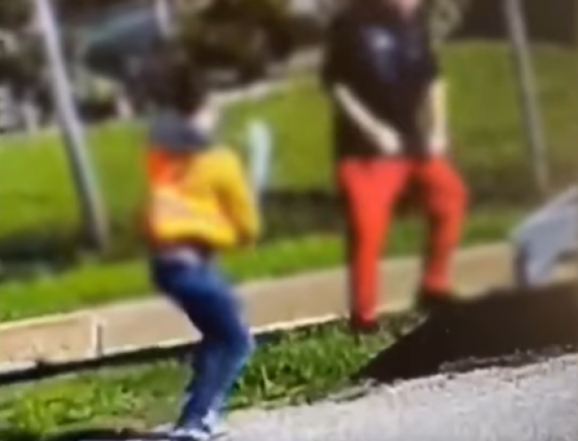 Video: Útok s mačetou za bieleho dňa, policajti zadržali 5 osôb