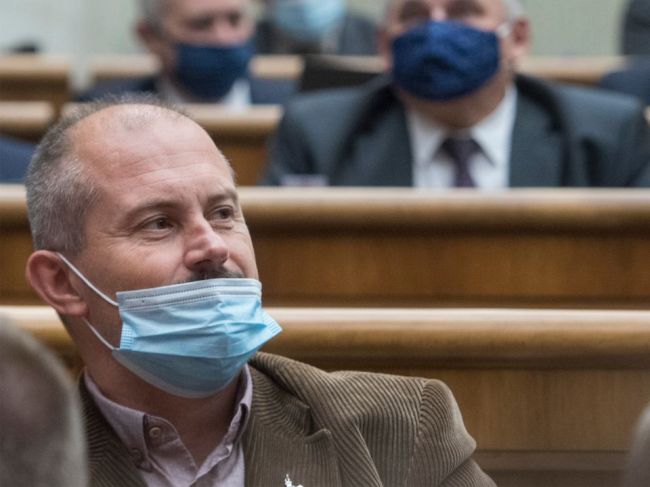 Parlament kvôli Kotlebovmu ochoreniu čaká veľké testovanie
