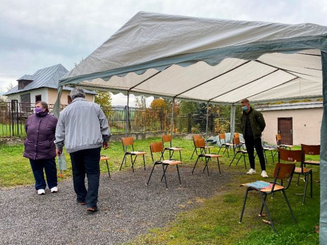 Becherov: Malé obce by mohli pri testovaní pomôcť okresnému mestu