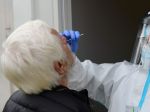 Pri testovaní by mali mať prednosť starší, hendikepovaní i tehotné ženy
