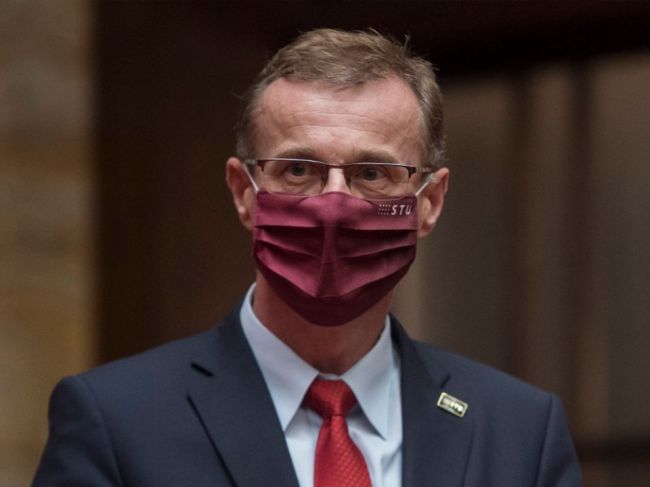 Ministerstvo školstva po doručení návrhu AS STU na odvolanie rektora posúdi jeho zákonnosť