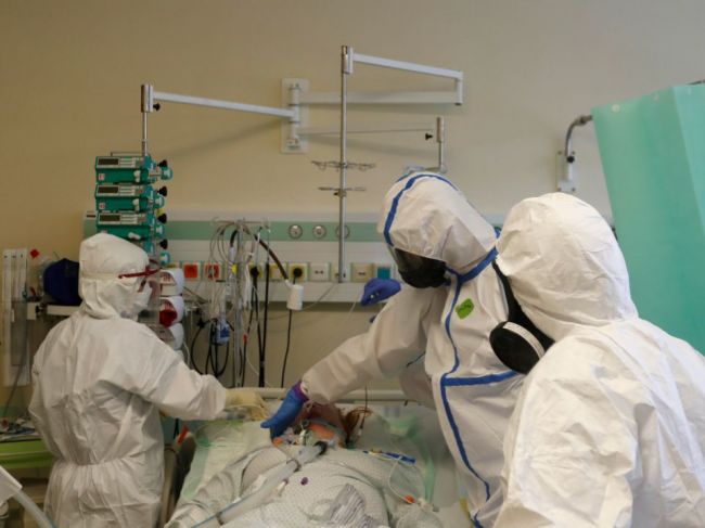 Ministerstvo zdravotníctva vyvracia hoax: Smrtnosť na COVID-19 nie je na úrovni chrípky