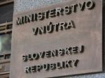 Počas núdzového stavu neplatia lehoty na dokladoch, upozorňuje ministerstvo vnútra