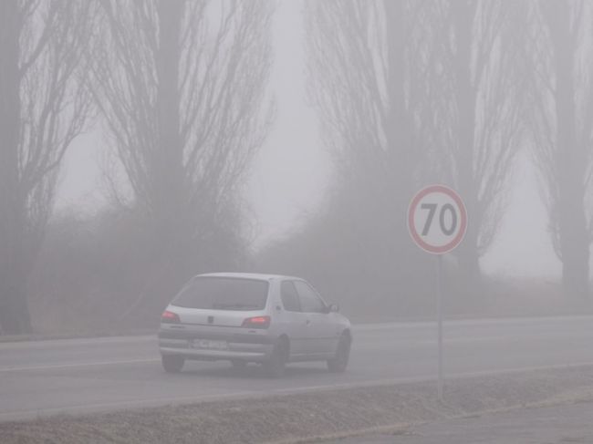 SHMÚ upozorňuje na hmlu na celom území