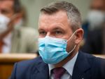 Poslanci okolo Pellegriniho kritizujú zatajovanie informácií ohľadom testovania