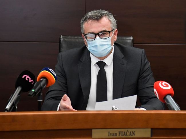 Krátenie minimálneho dôchodku pre ľudí v 2. pilieri je protiústavné