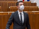 Poslanec Ňarjaš mal propagovať energetický nápoj, TIS preto podala podnet výboru