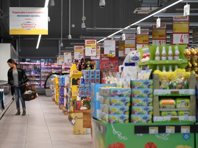 Slovensku v pondelok hrozia výpadky v zásobovaní potravinami