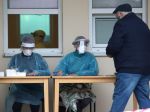 Polícia vyzýva ľudí, aby sa pri pozitívnom výsledku nešli testovať znova