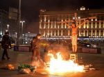 Ruský aktivista zinscenoval ukrižovanie pred sídlom FSB. dostal 15 dní väzenia
