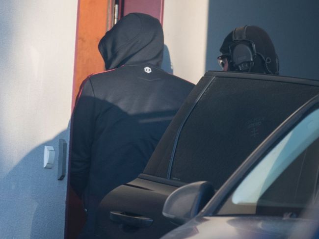 Bývalý policajný prezident Tibor Gašpar bude stíhaný väzobne
