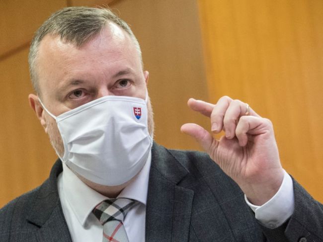 Krajniak: Počty pozitívne testovaných ľudí v DSS klesli všade okrem Košíc