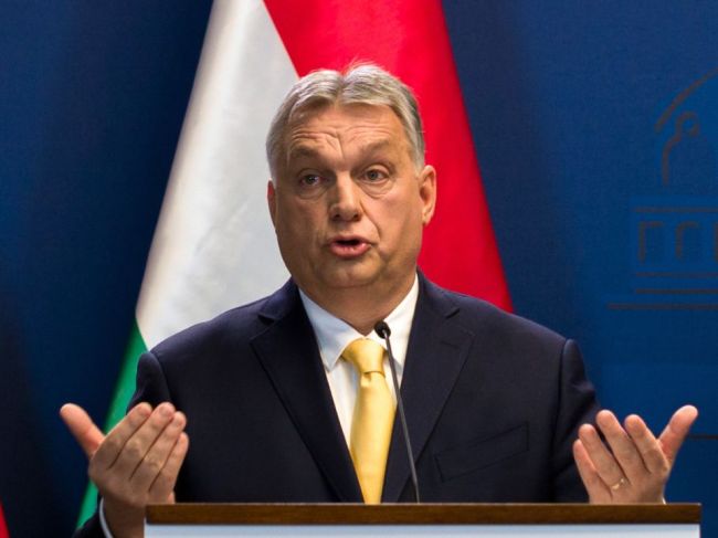 Maďarská vláda tvrdí, že úpravou ústavy chce deti chrániť pred gender propagandou