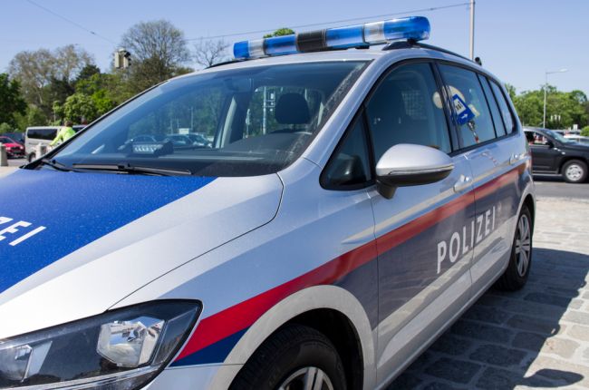 V Rakúsku zadržali Slováka, ktorý ohrozoval ľudí airsoftovou zbraňou