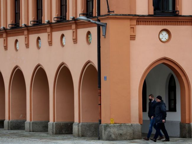 Rakúšania plánujú ďalšie obmedzenia, za deň pribudlo takmer 10-tisíc nakazených
