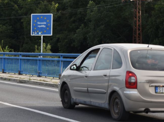 ÚVZ SR: Pendleri nebudú na hraniciach potrebovať antigénové testy