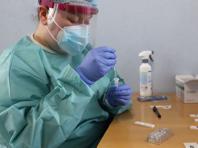 Ministerstvo doteraz schválilo na odmeny zamestnancov v 1. línii viac ako 22,5 mil. eur