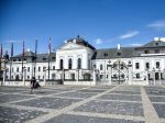 Pri príležitosti výročia Nežnej revolúcie bude nasvietený palác aj hrad