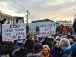 Tisícky ľudí vyšli do ulíc protestovať proti vláde I. Matoviča