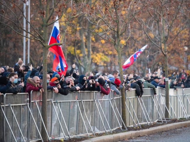 Polícia sa po protestoch naďalej zaoberá viacerými protiprávnymi konaniami
