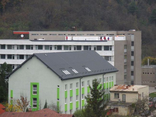 Nemocnica vo Vranove nad Topľou je pre COVID-19 "zahnaná do kúta"