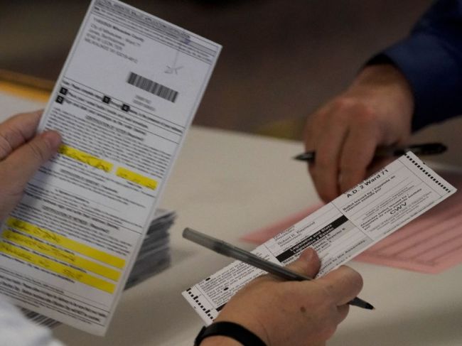 Prepočítanie hlasov vo Wisconsine stálo Trumpa 3 milióny dolárov