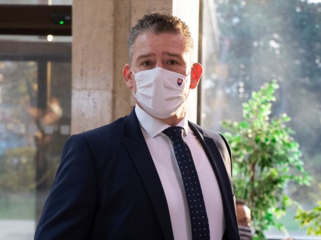 Juraj Šeliga bude interpelovať ministra vnútra Romana Mikulca