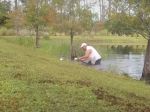 Video: Psa stiahol do vody predátor, takto musel zasiahnuť majiteľ