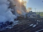 FOTO: Tri desiatky hasičov zasahujú pri požiari, ktorý vypukol krátko pred deviatou ráno