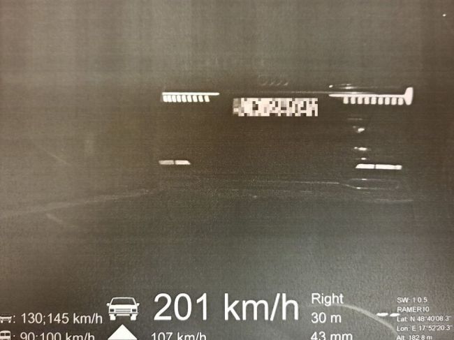 19-ročný vodič sa rútil po diaľnici rýchlosťou 201 km/h