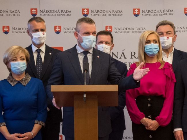Ak sa schváli celoplošné testovanie, Hlas-SD začne zbierať podpisy na referendum