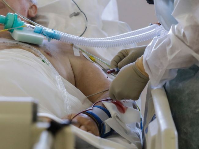 Situácia v Taliansku je opäť kritická, obete koronavírusu rapídne pribúdajú