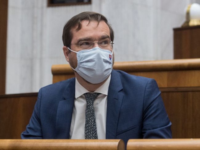 Krajčí: Názor konzília, ktoré neodporúča plošné testovanie, treba brať vážne