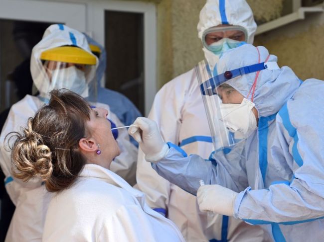 Koronavírus na Slovensku: Vykonali viac ako desaťtisíc testov, počet obetí narástol
